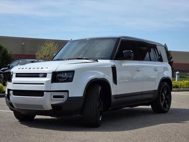 2024 Land Rover Defender SE - Photo 21