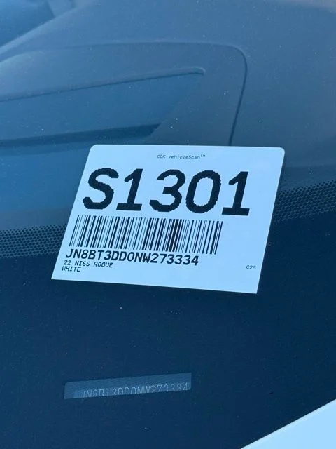 Used 2022 White Nissan Platinum image 34
