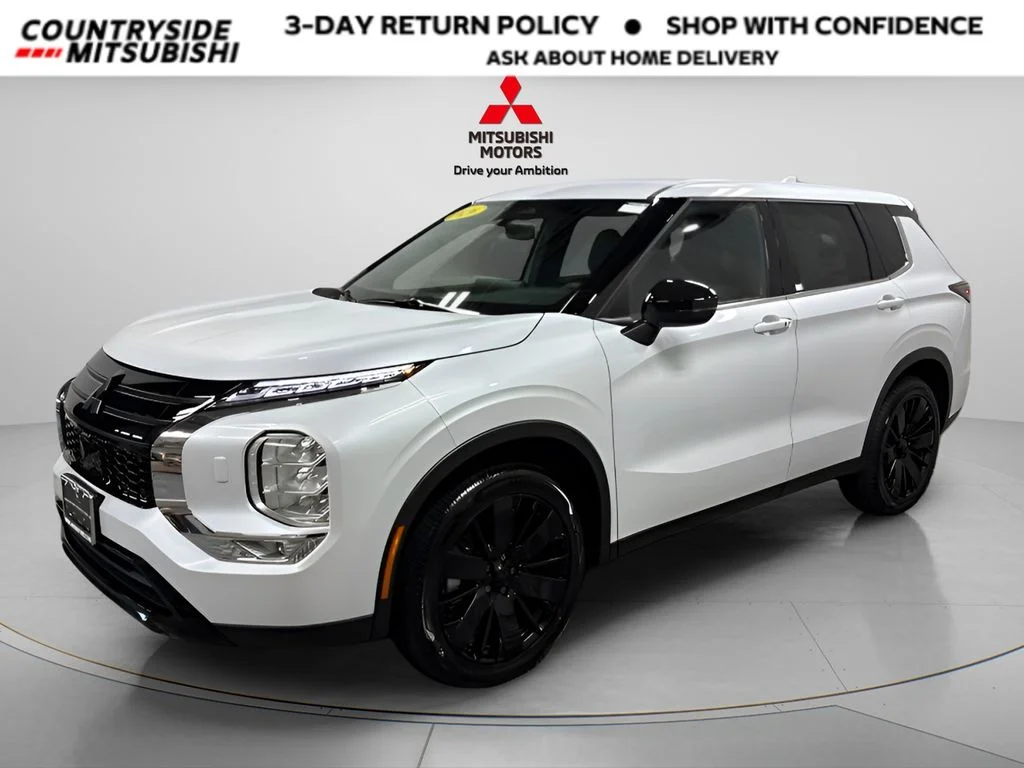 New 2026 White Diamond Mitsubishi LE image 1