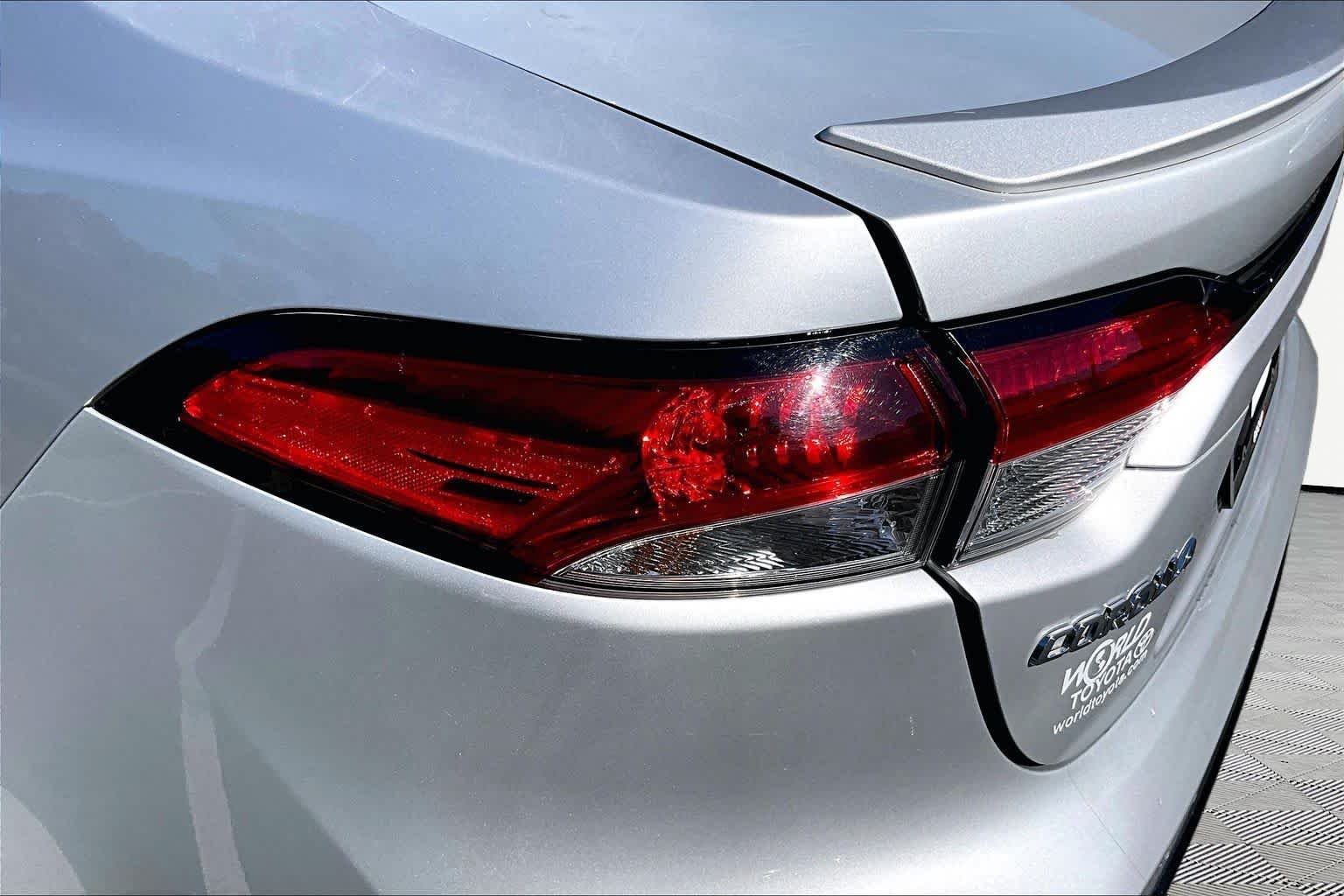 Used 2025 Classic Silver Metallic Toyota SE image 29