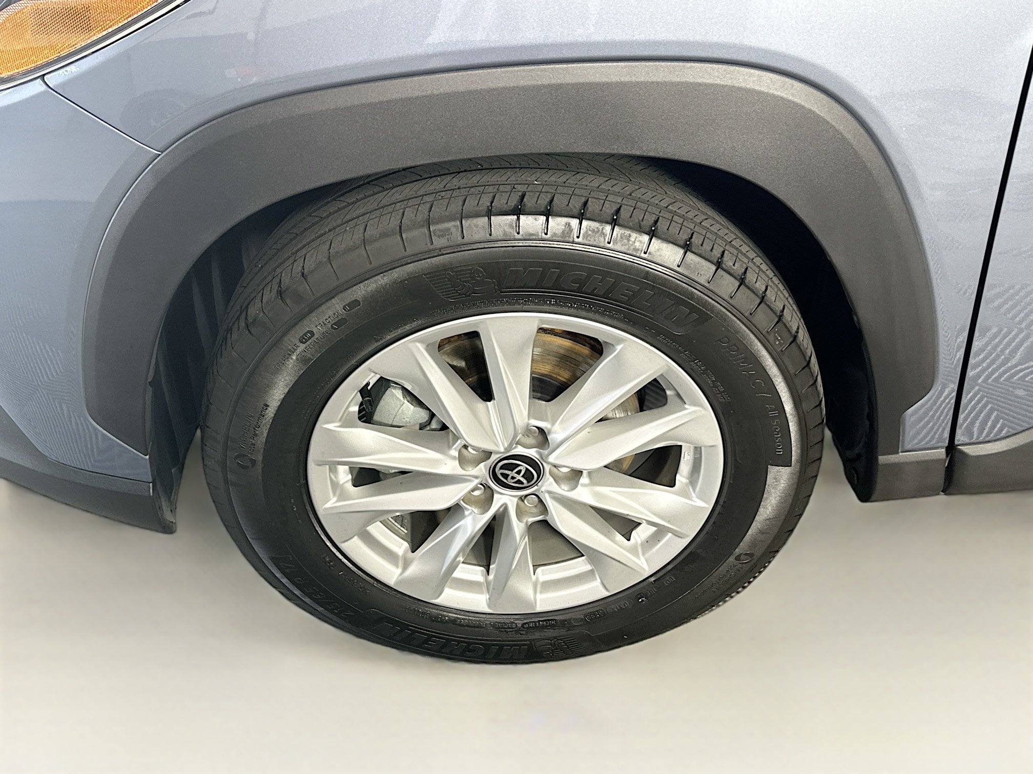Used 2022 Celestite Toyota LE image 10