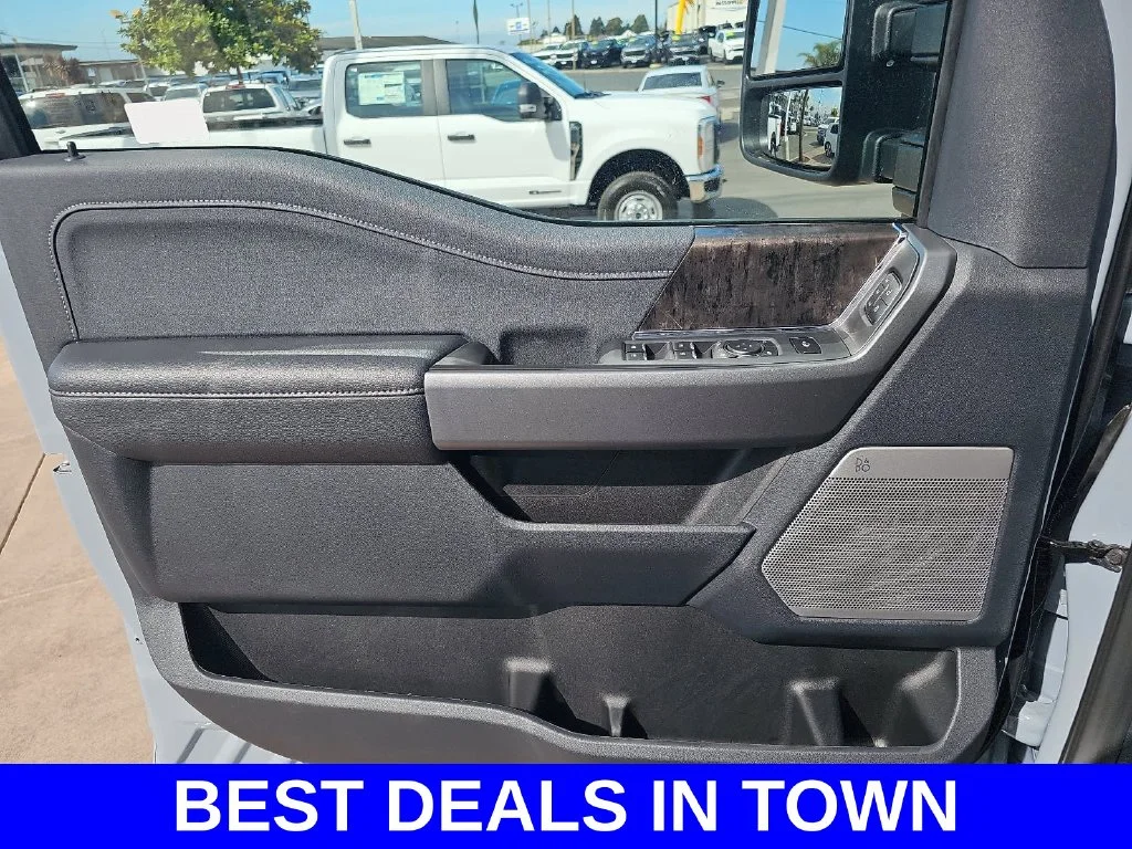 New 2026 Glacier Gray Metallic Tri-Coat Ford F-250® Lariat® image 27