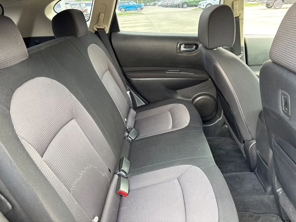 Used 2009 Blue Nissan SL image 32