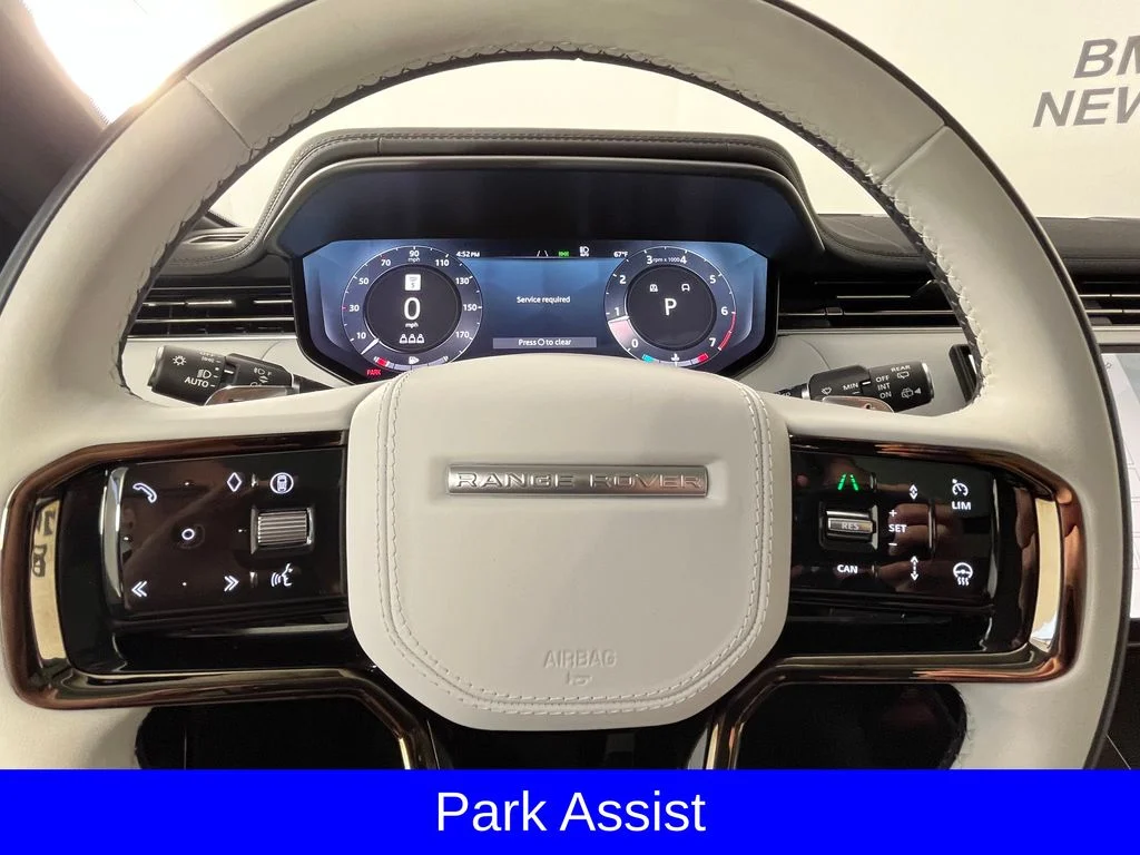 Used 2024 Gray Land Rover Dynamic SE image 9