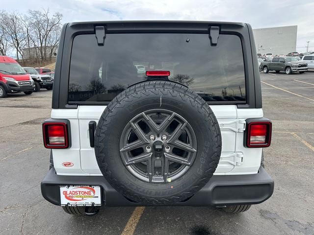 New 2026 Bright White Clear-Coat Exterior Paint Jeep Sport S image 6