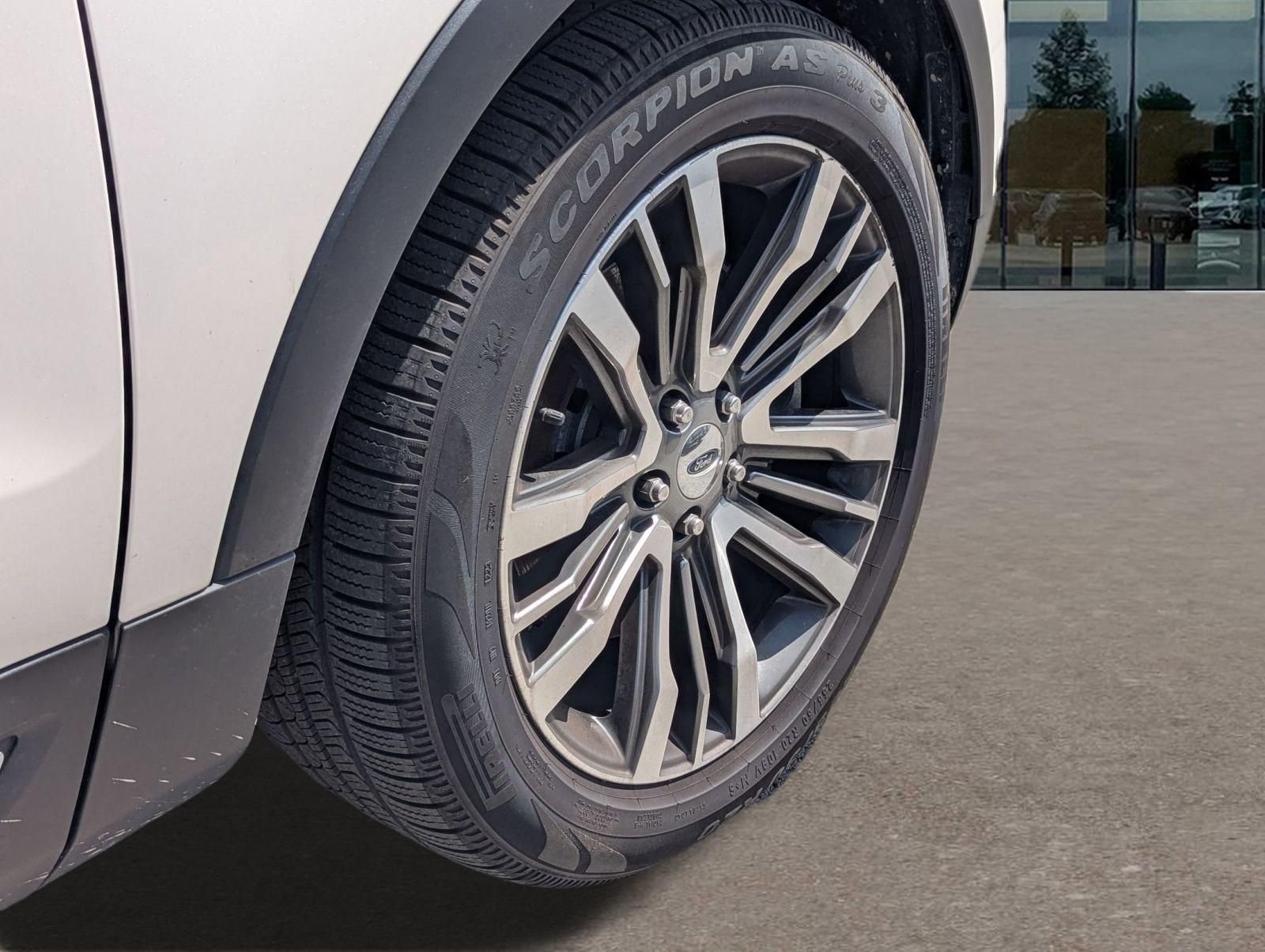 Used 2017 White Ford Platinum image 27