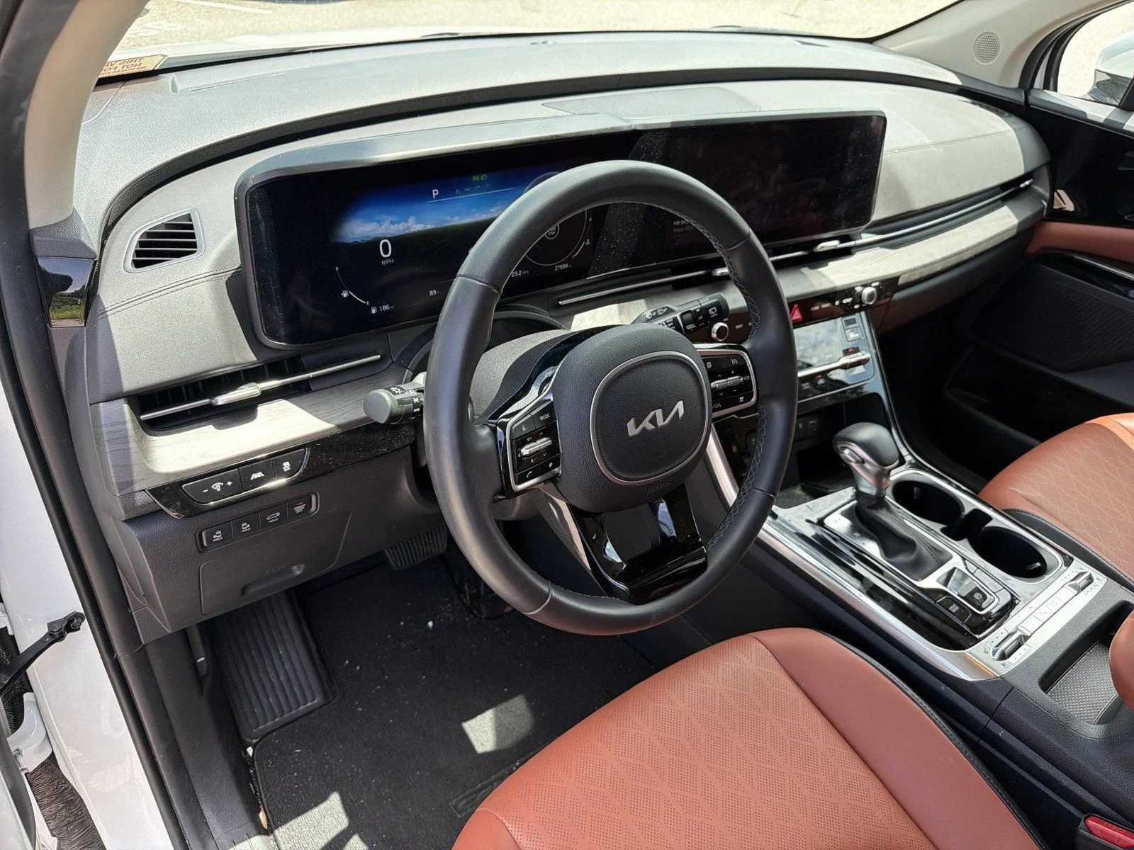 Used 2024 White Kia SX image 24