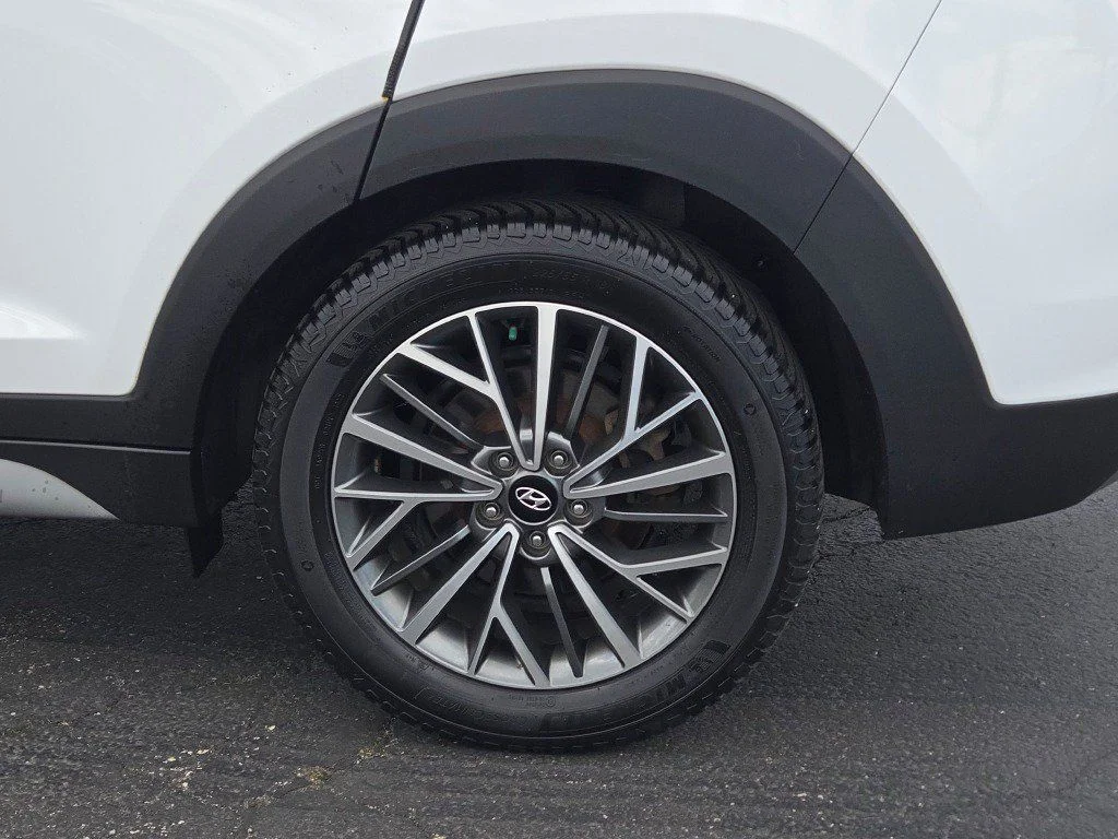Used 2019 White Hyundai Ultimate image 16