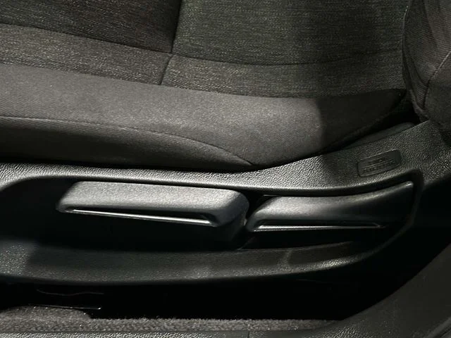 2023 Honda Accord LX - Photo 13