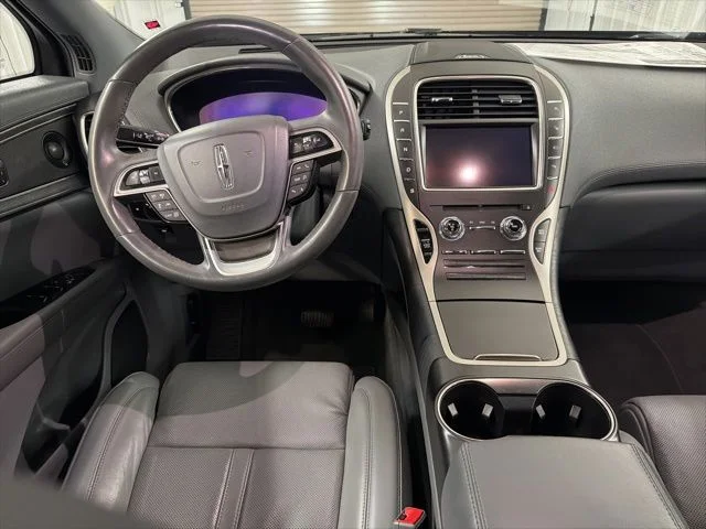 Used 2020 Black Lincoln Reserve image 16