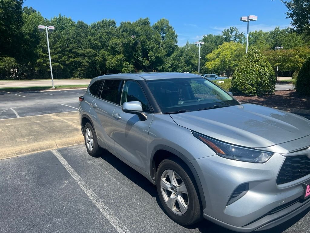 Used 2021 Silver Toyota L image 3