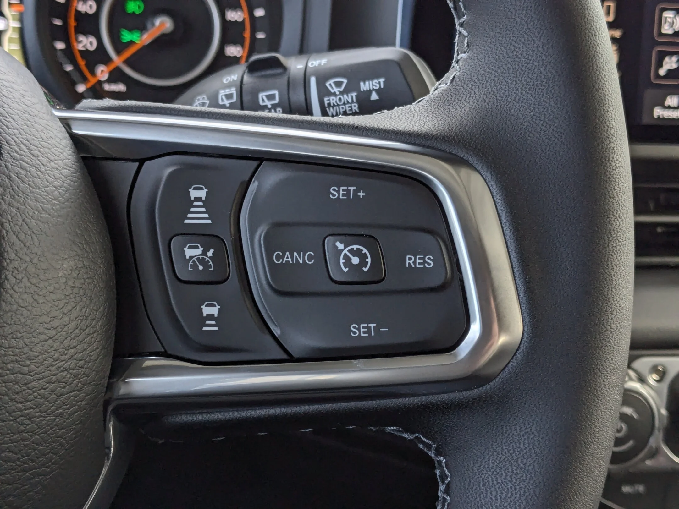 New 2026 Grey Jeep Sahara - - 4x4 - McKinley Leather - Body-Color Top - Alpine Audio - Remote Start & More! image 17