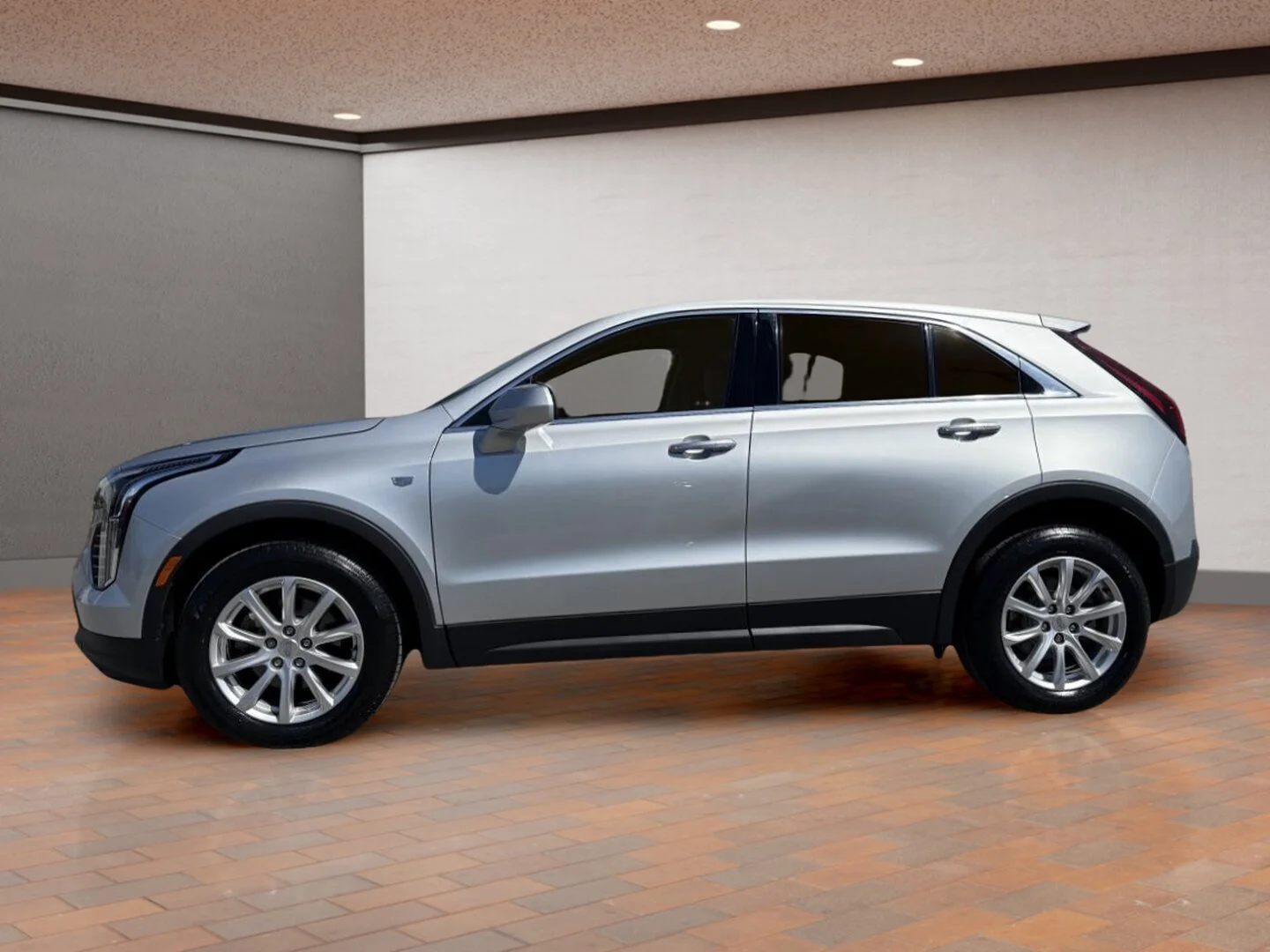 Used 2019 Silver Cadillac Luxury Fwd image 2