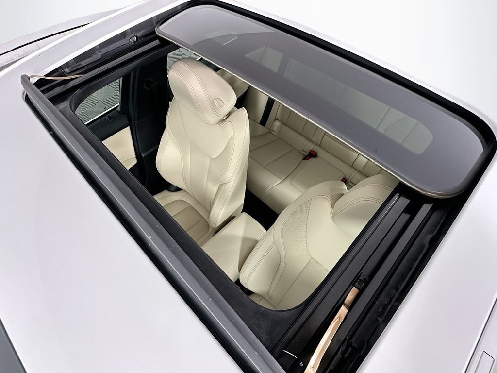 2025 BMW 3 Series 330i - Photo 22