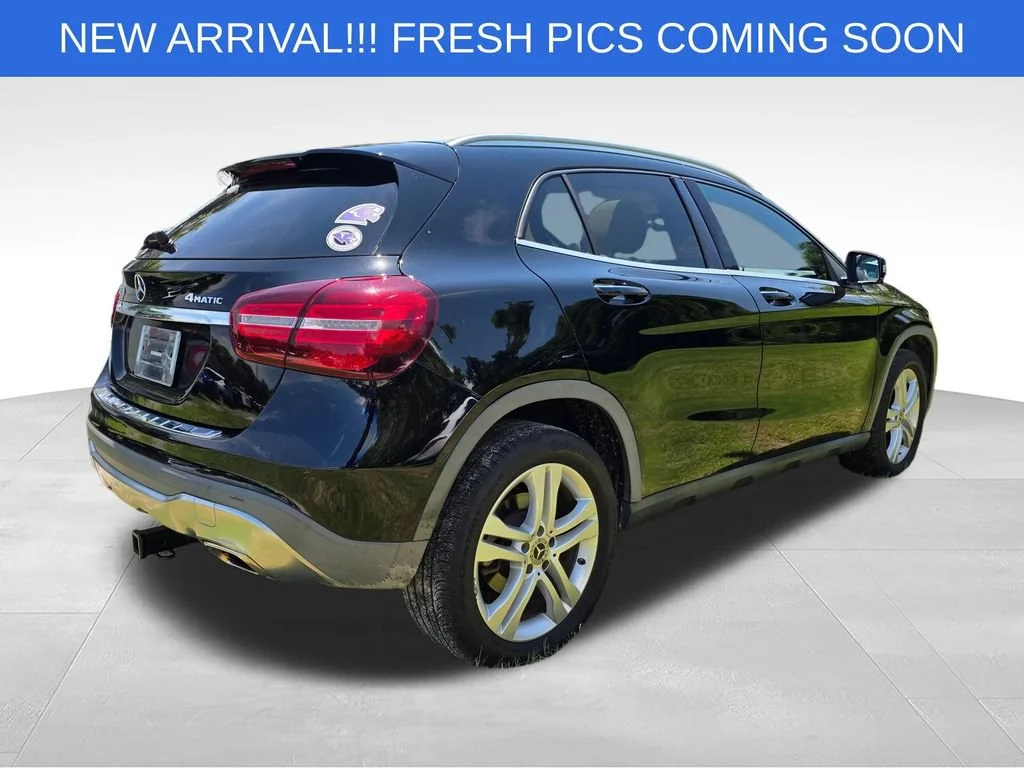 Used 2018 Black Mercedes-Benz 4MATIC® image 5