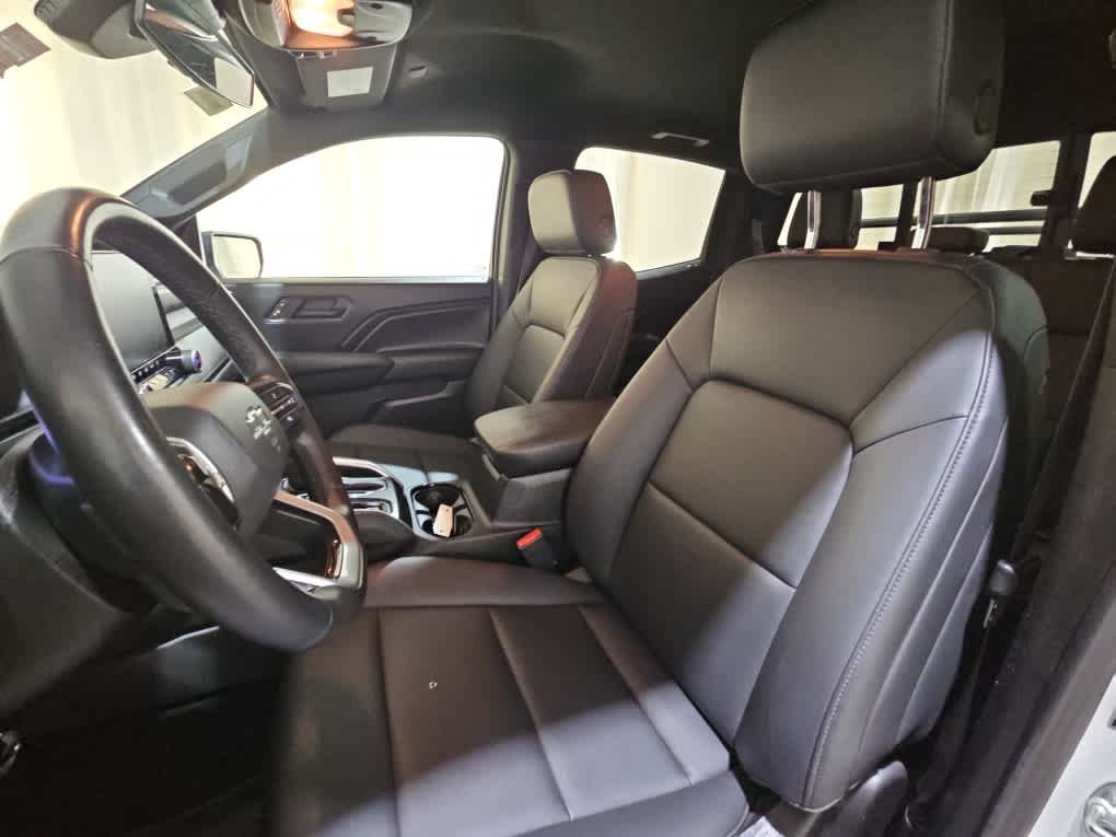 Used 2025 Summit White Chevrolet Trail Boss image 8
