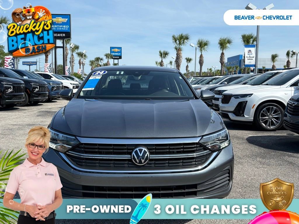 Used 2024  Volkswagen SE image 3