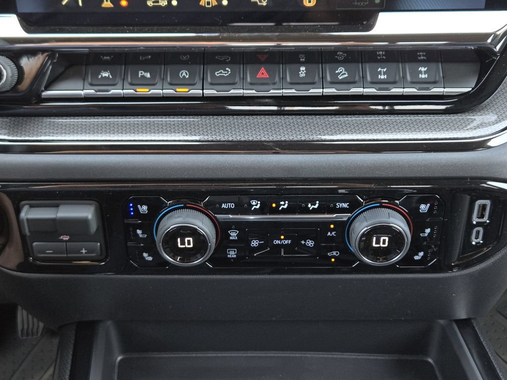 2026 Chevrolet Silverado 1500 ZR2 - Photo 10