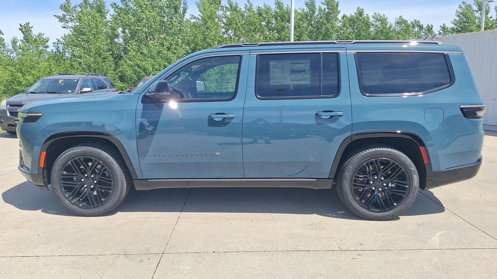 New 2026 Steel Blue Exterior Paint Jeep Limited Reserve image 7
