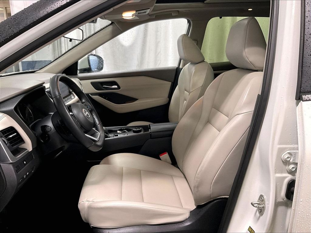 Used 2023 White Nissan SV image 10
