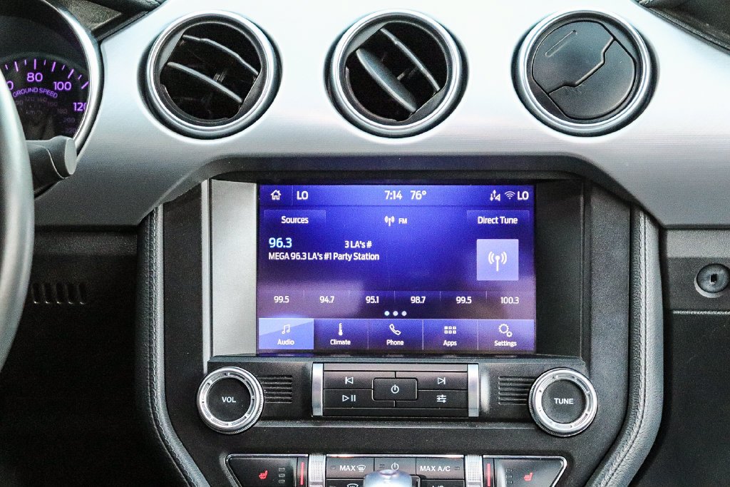 Used 2020 Oxford White Ford GT Premium image 16