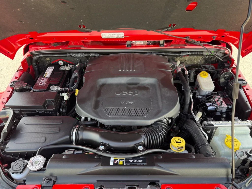 Used 2018 Red Jeep Unlimited Sahara image 26