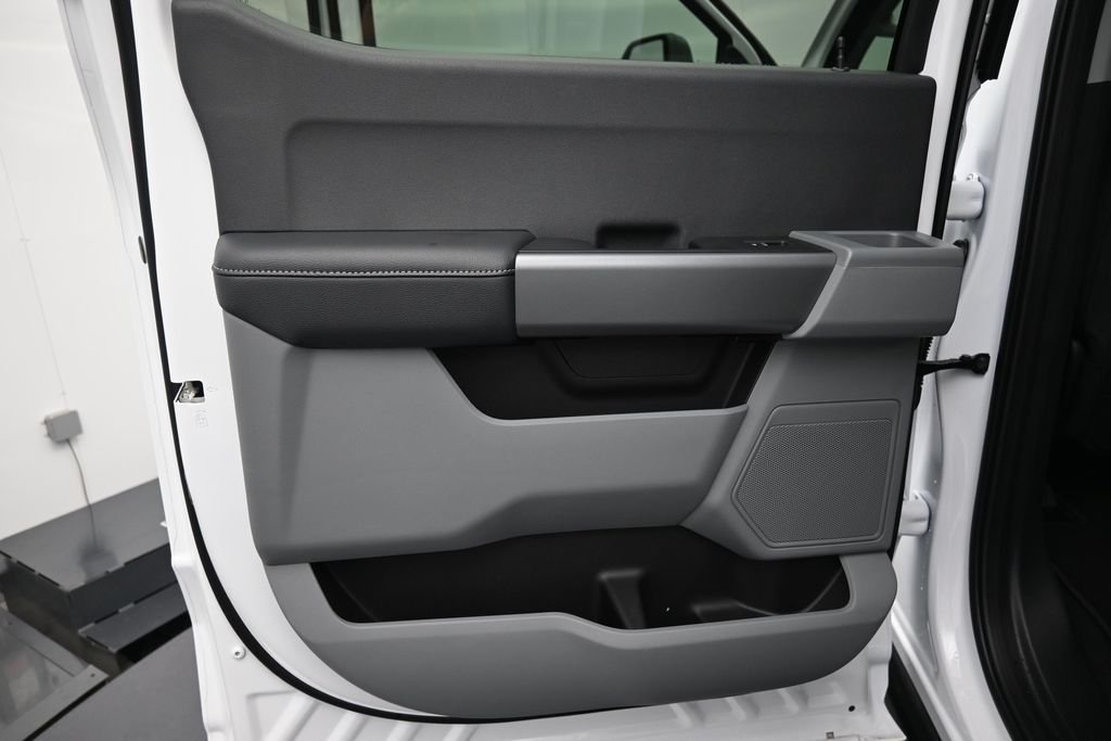 New 2026 Oxford White Ford F-250® XLT image 24