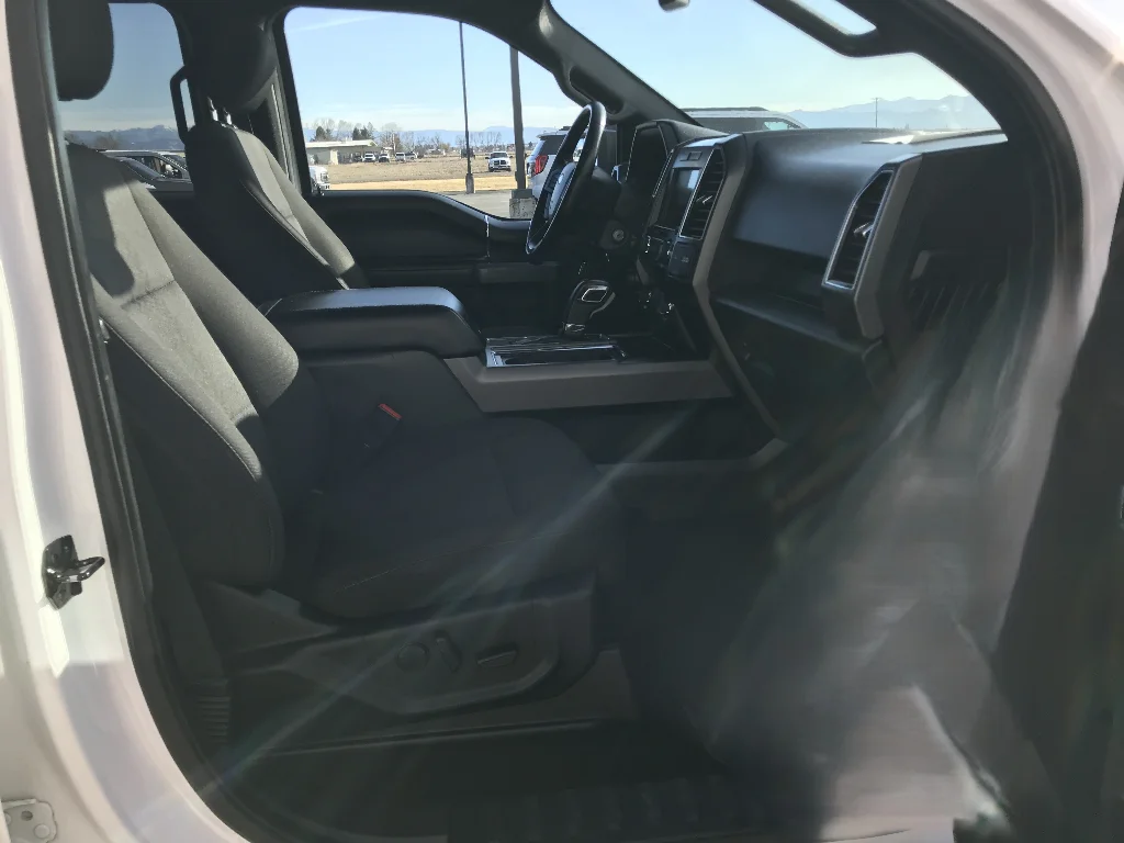 Used 2019 Oxford White Ford XLT image 18