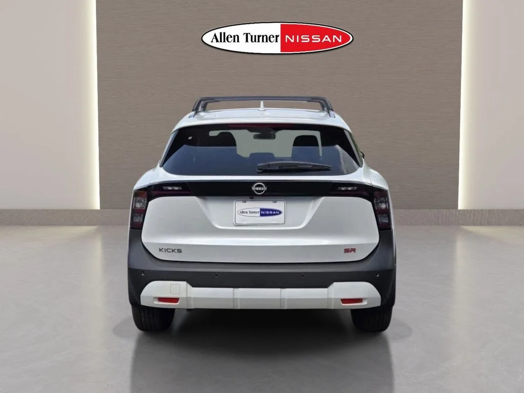 2025 Nissan Kicks SR - Photo 8