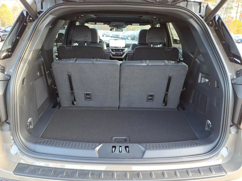 2026 Ford Explorer ST-LINE - Photo 13
