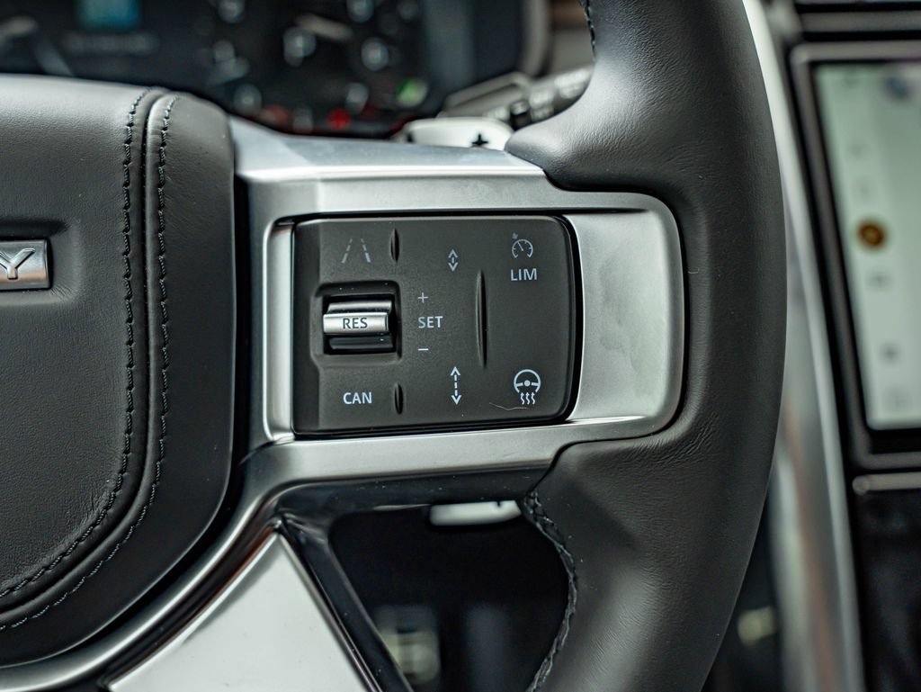 New 2026 Santorini Black Land Rover Dynamic SE image 21