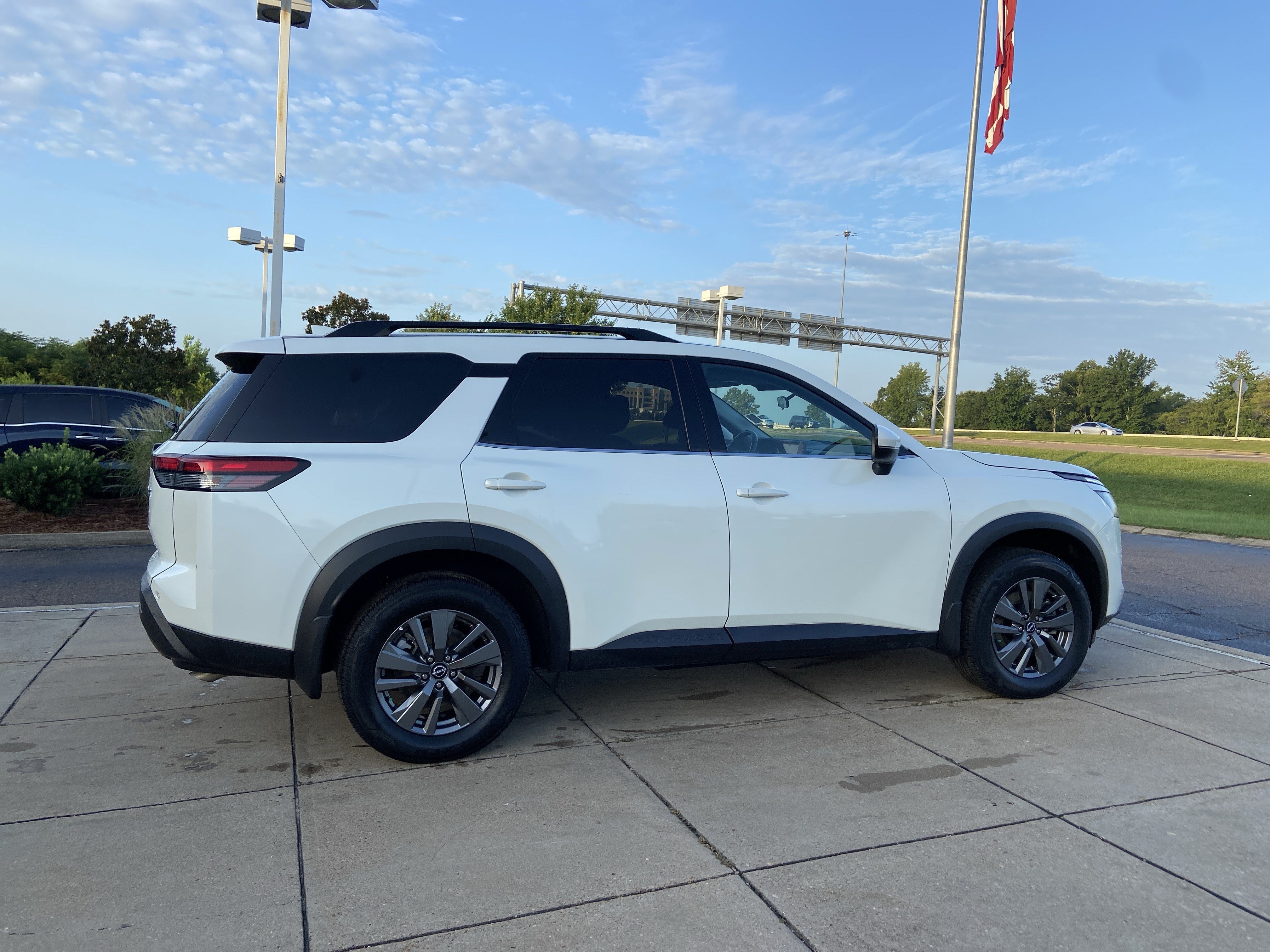 Used 2024 Pearl White Tricoat Nissan SV image 13
