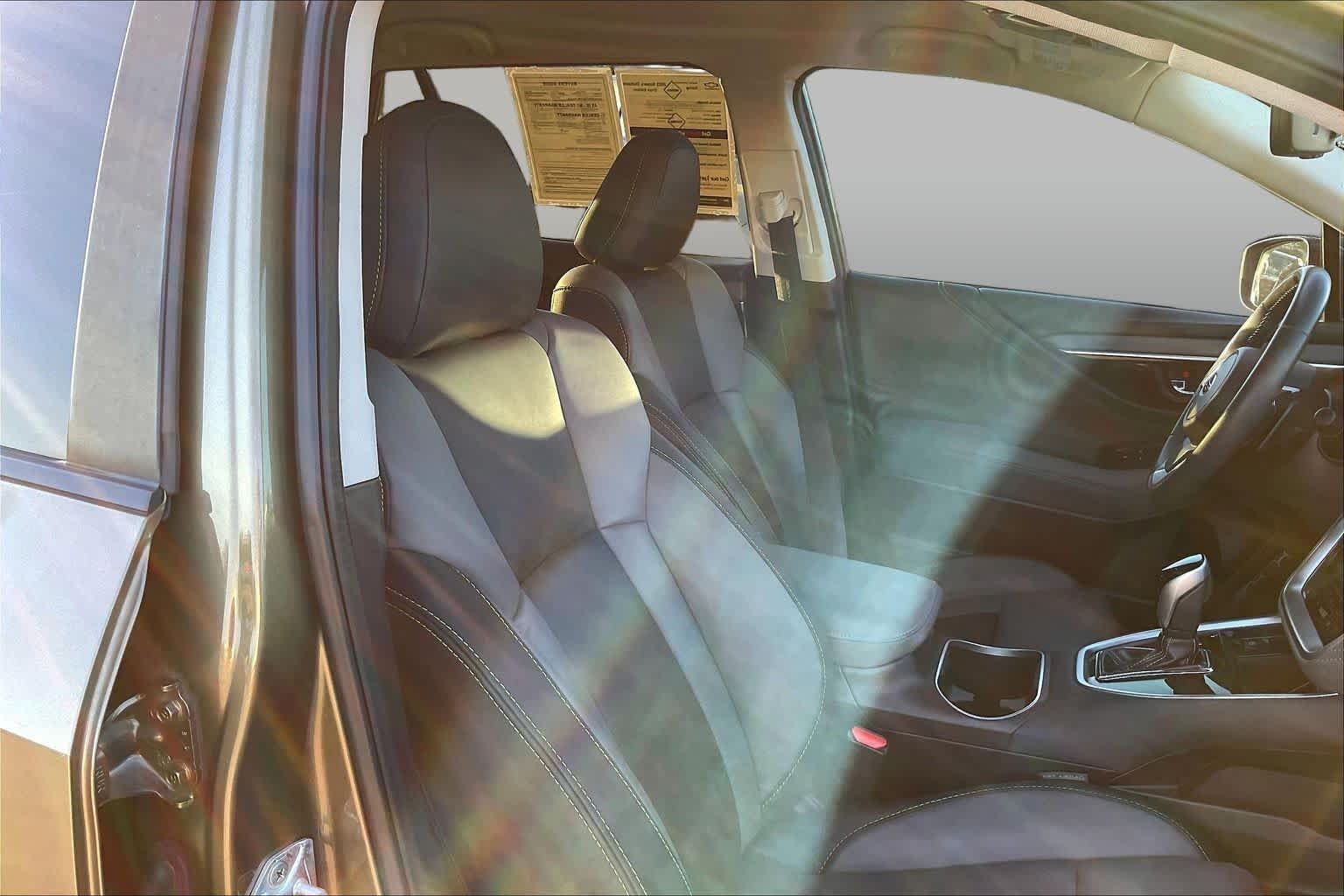 Used 2023 Autumn Green Metallic Subaru Onyx Edition image 9