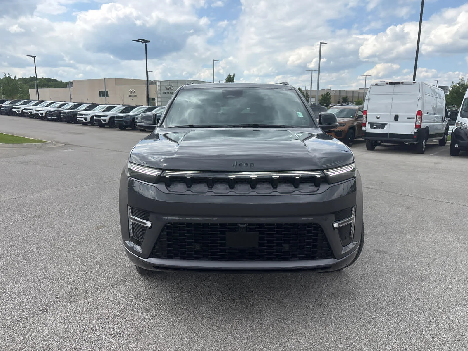 New 2026 Baltic-Gray Metallic Clear-Coat Exterior Paint Jeep Limited Reserve image 3