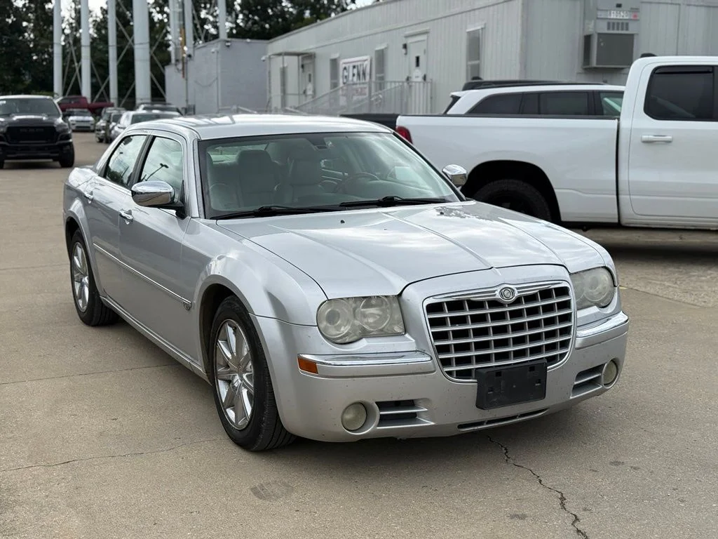 Used 2007 Silver Chrysler Base image 4