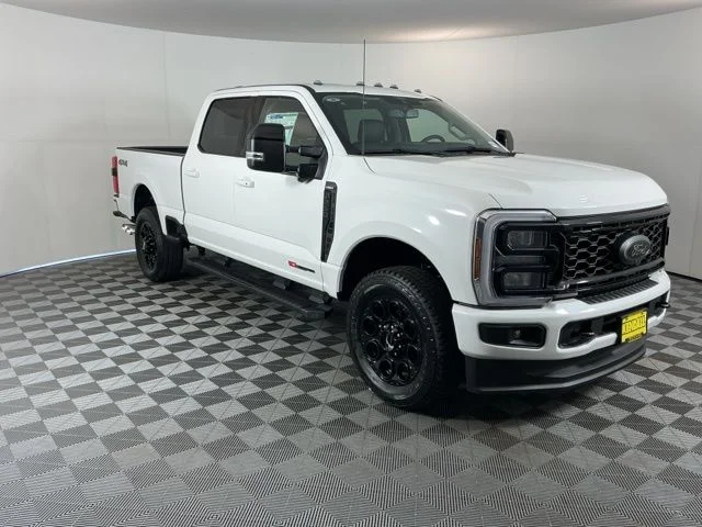 New 2026 star white Ford Lariat image 3