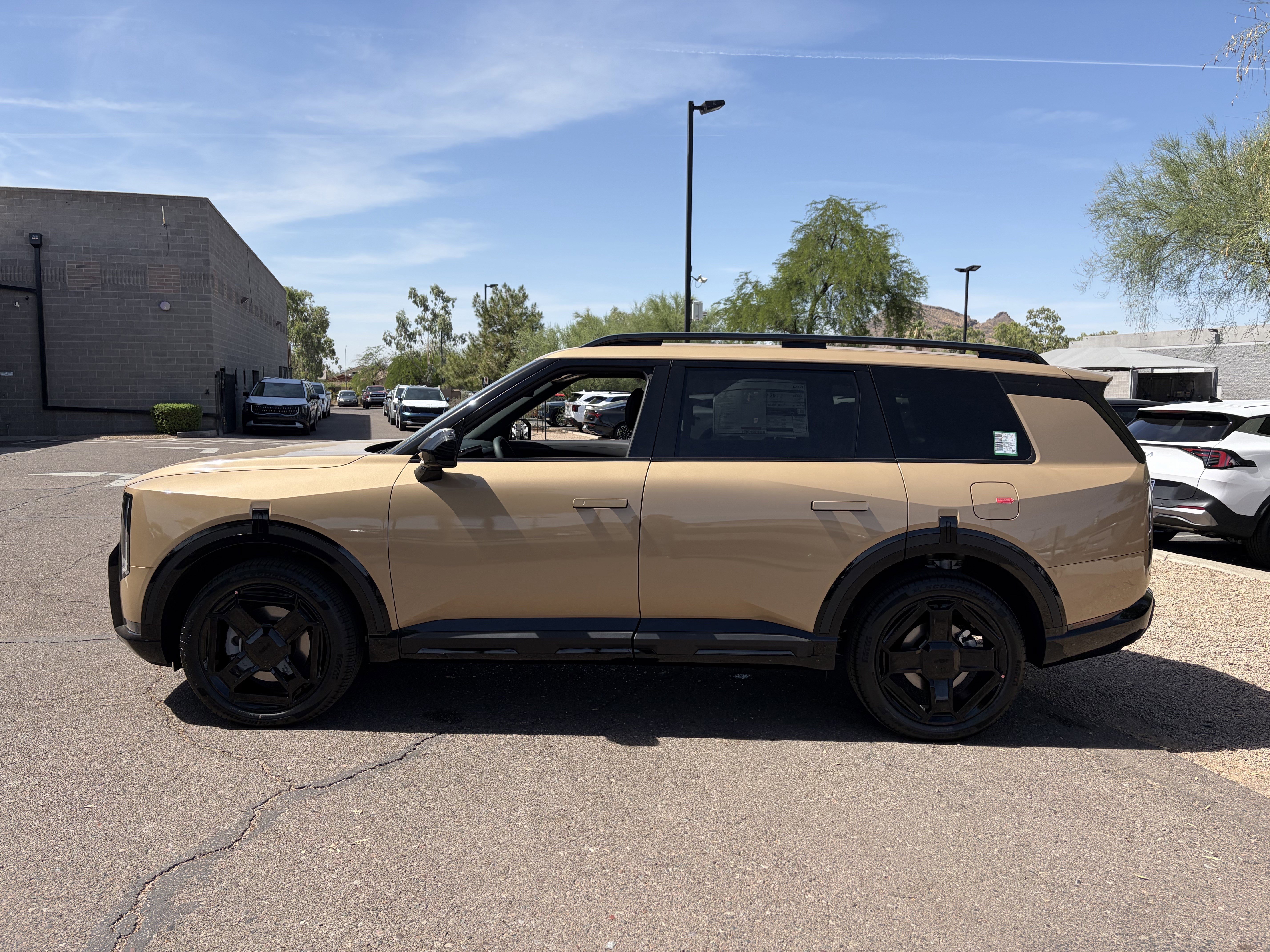 New 2027 Terrain Brown Kia X-Line EX image 5