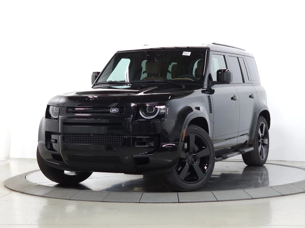 New 2026 Santorini Black Land Rover X-Dynamic SE image 3