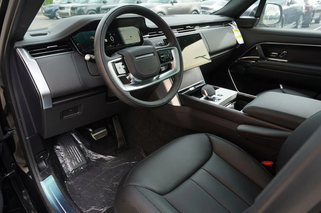 New 2026 Santorini Black Land Rover SE image 13