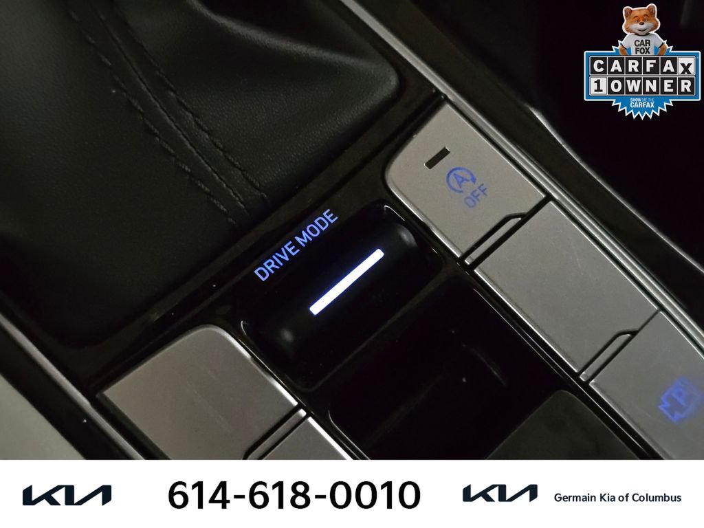 Used 2025 Black Hyundai SEL image 34