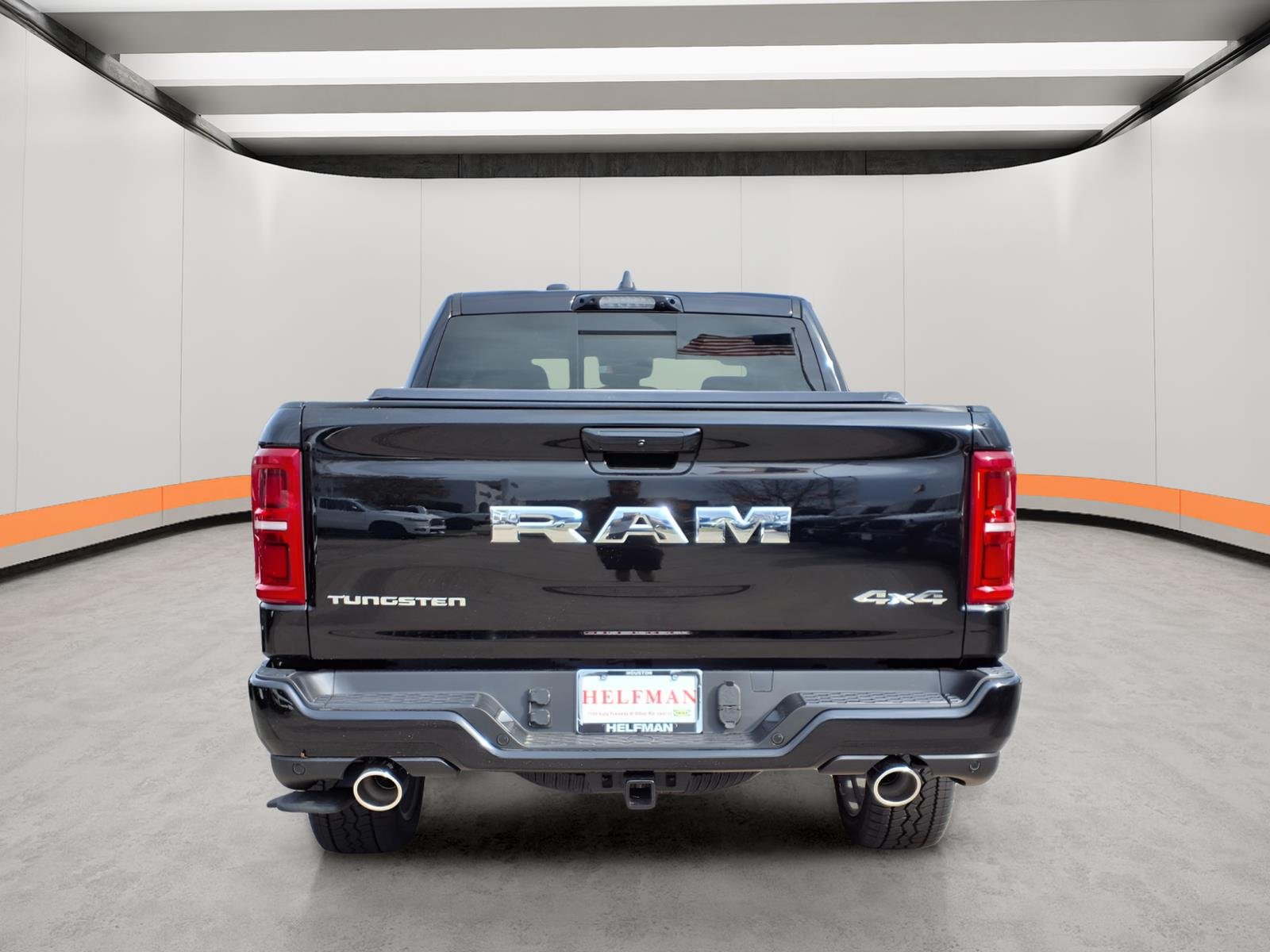 New 2026 Diamond Black Crystal Pearl-Coat Exterior Paint RAM Tungsten image 5