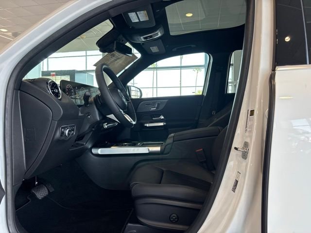 New 2026 Polar White Mercedes-Benz GLB 250 image 12