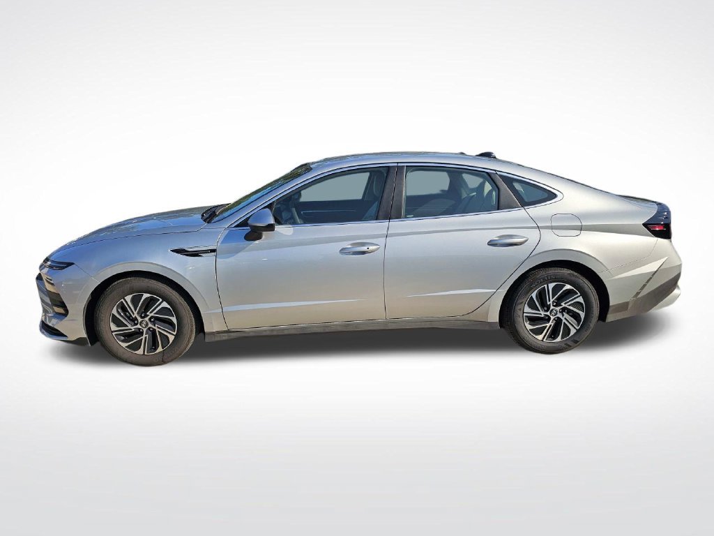 Used 2026 Silver Hyundai Blue image 12