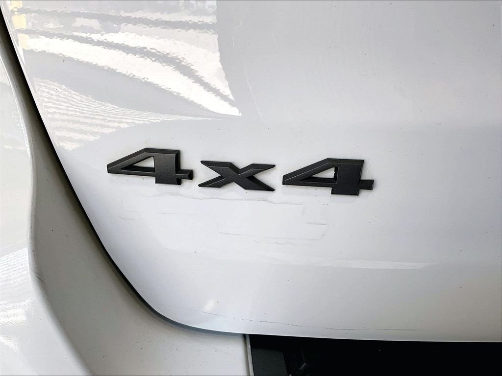 Used 2018 White Jeep Overland image 30