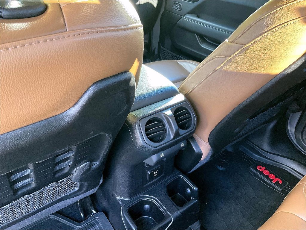 Used 2021 Gray Jeep Rubicon image 27