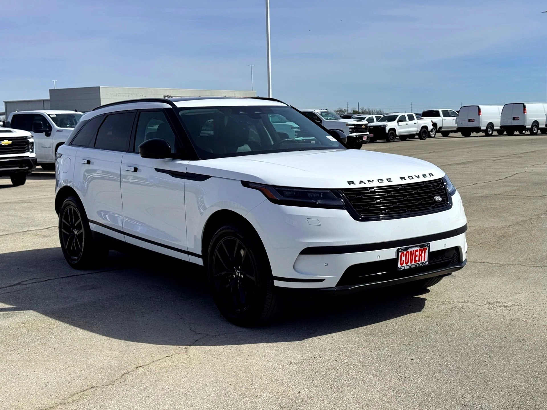Used 2024  Land Rover S image 4