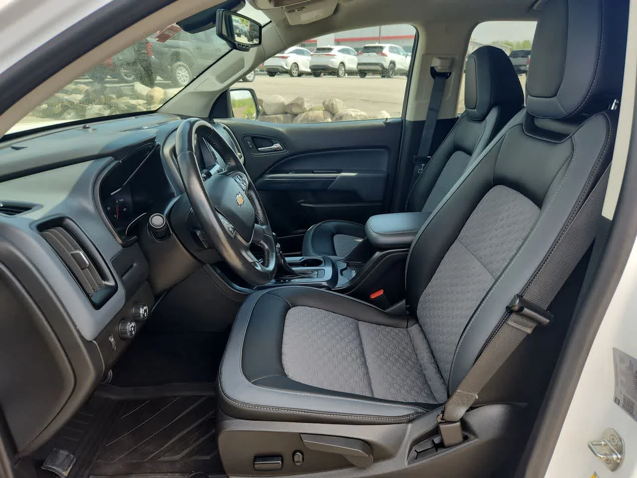 Used 2022 Summit White Chevrolet 4WD Z71 image 12