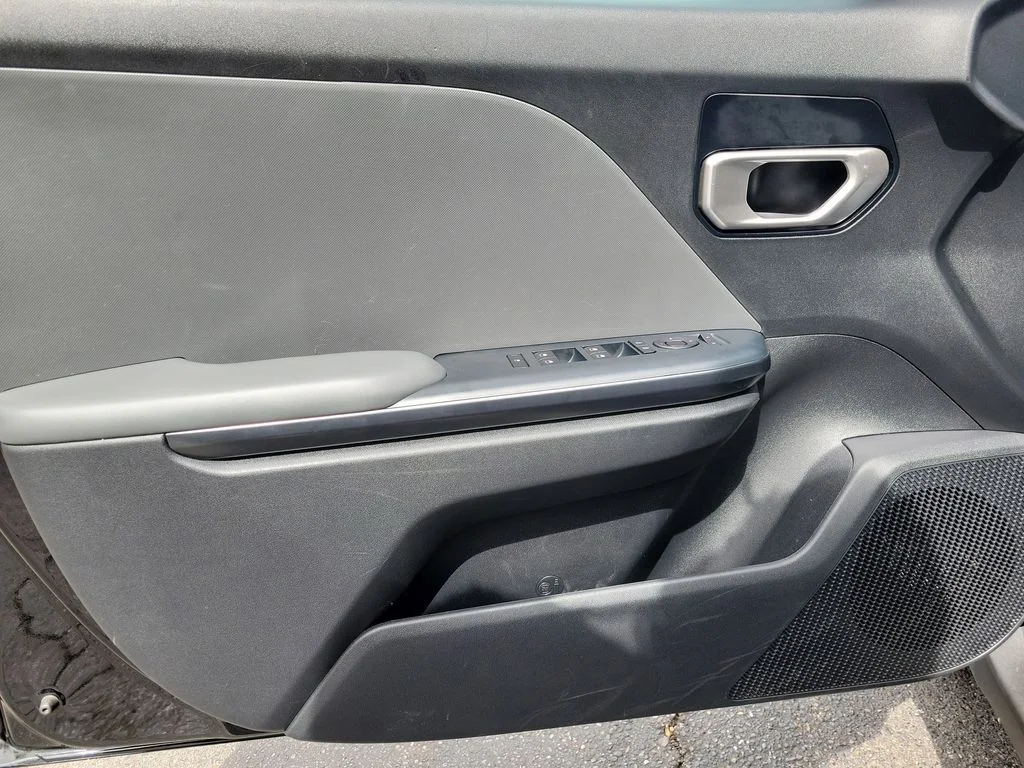 2025 Kia K4 LXS - Photo 23