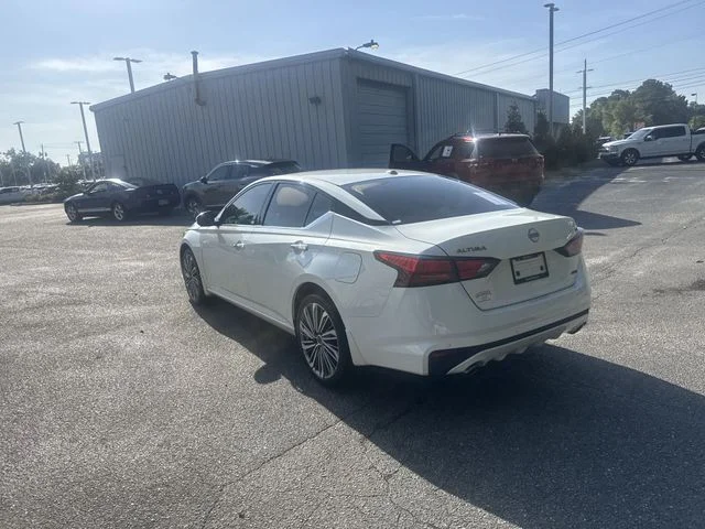 Used 2025 White Nissan 2.5 SL image 7