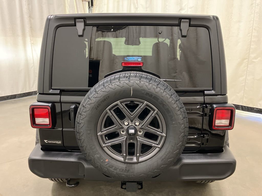 New 2026 Black Clear-Coat Exterior Paint Jeep Sport S image 18